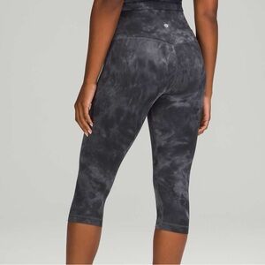 NWOT Lululemon Diamond Dye Grey Capri Leggings